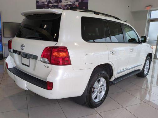 2015 Toyota Land Cruiser Base