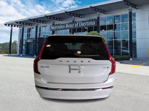 2025 Volvo XC90 B6 Ultra