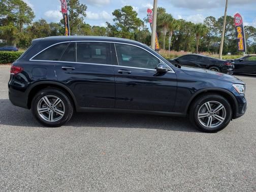 2022 Mercedes-Benz GLC 300 