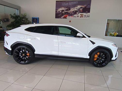 2019 Lamborghini Urus Base