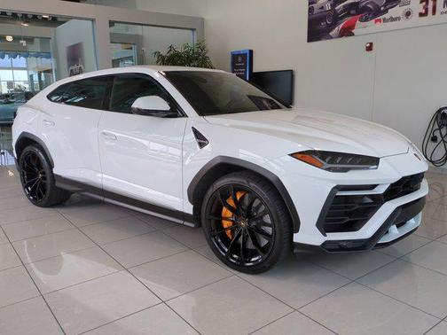 2019 Lamborghini Urus Base