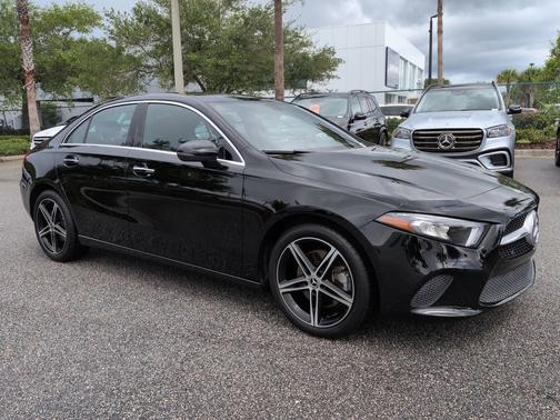 Night Black 2022 Mercedes-Benz A-Class