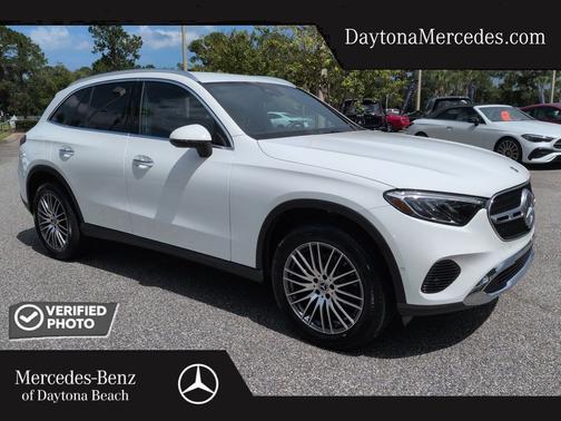 Polar White 2026 Mercedes-Benz GLC 300