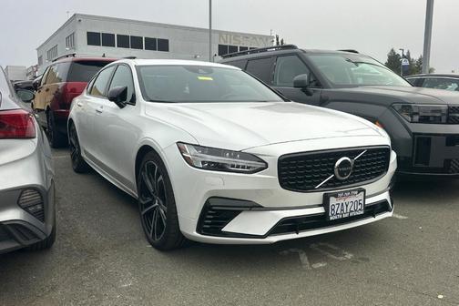 2021 Volvo S90 Recharge Plug-In Hybrid T8 R-Design