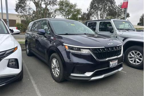 2024 Kia Carnival LX