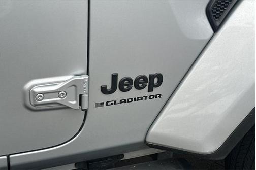 2023 Jeep Gladiator Sport