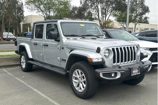 2023 Jeep Gladiator Sport