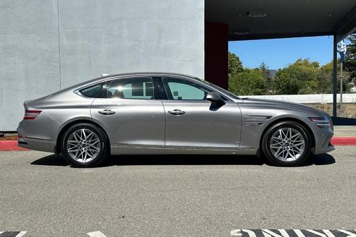 2025 Genesis G80 2.5T