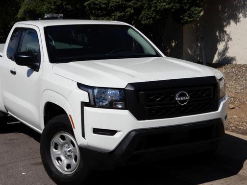 Glacier White 2024 Nissan Frontier S