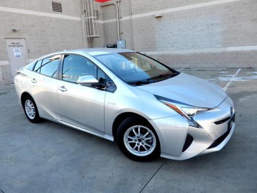 2018 Toyota Prius Three Touring