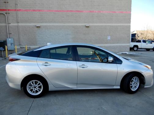 2018 Toyota Prius Three Touring