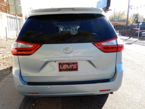 2017 Toyota Sienna Limited Premium