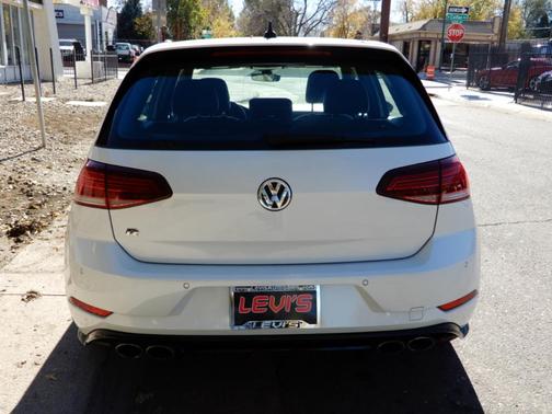 2019 Volkswagen Golf R 2.0T w/DCC & Navigation