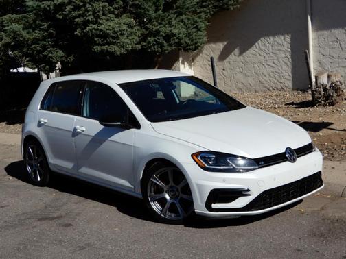 2019 Volkswagen Golf R 2.0T w/DCC & Navigation