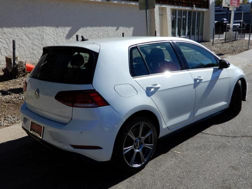 2019 Volkswagen Golf R 2.0T w/DCC & Navigation