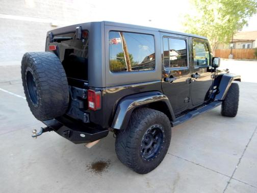 2011 Jeep Wrangler Unlimited Sahara