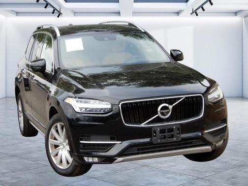 2019 Volvo XC90 T6 Momentum