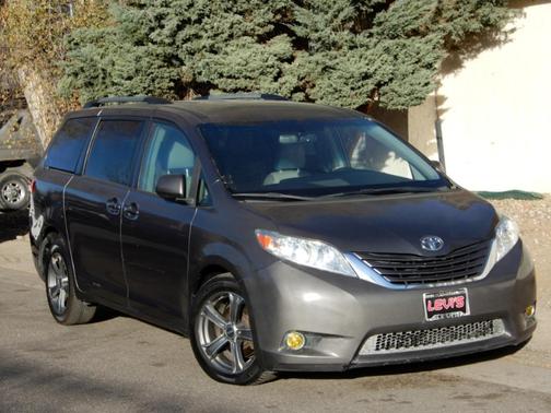 2017 Toyota Sienna LE