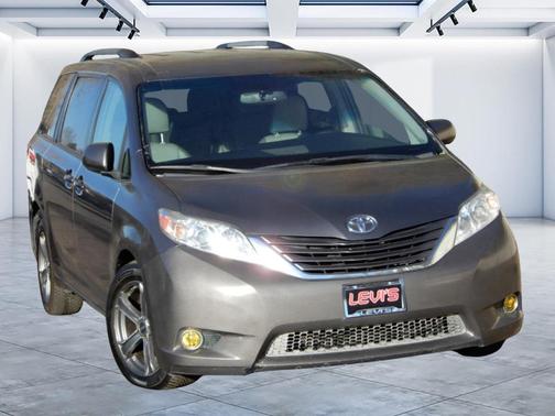 2017 Toyota Sienna LE