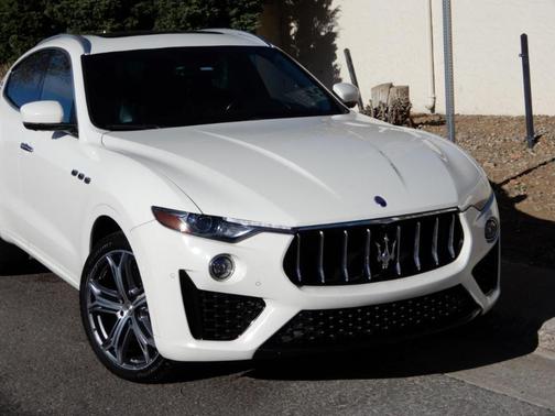 White 2020 Maserati Levante Base