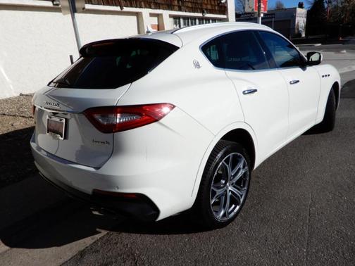 White 2020 Maserati Levante Base