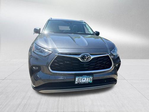 2022 Toyota Highlander Platinum