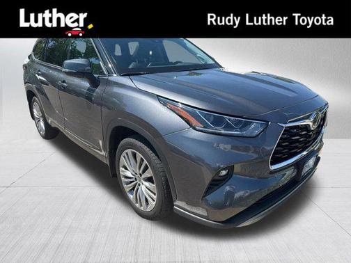 2022 Toyota Highlander Platinum