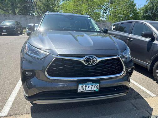 2022 Toyota Highlander Platinum