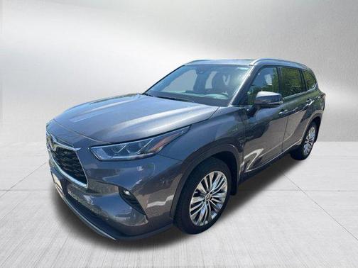 2022 Toyota Highlander Platinum