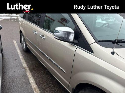 2015 Chrysler Town & Country Touring-L