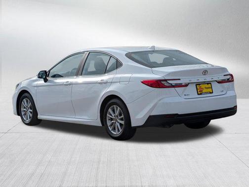 Ice Cap 2025 Toyota Camry LE