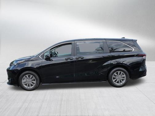 Midnight Black Metallic 2026 Toyota Sienna LE