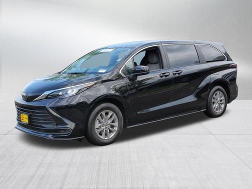 Midnight Black Metallic 2026 Toyota Sienna LE
