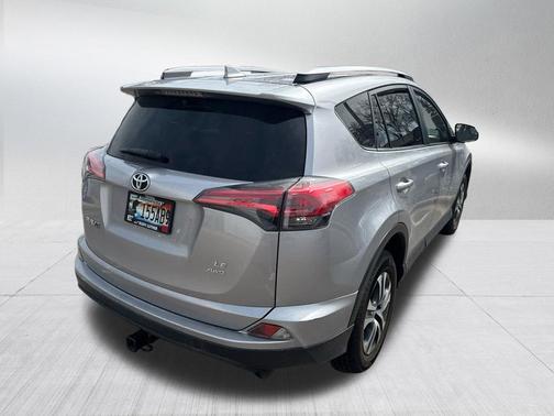 Silver Sky Metallic 2018 Toyota RAV4 LE