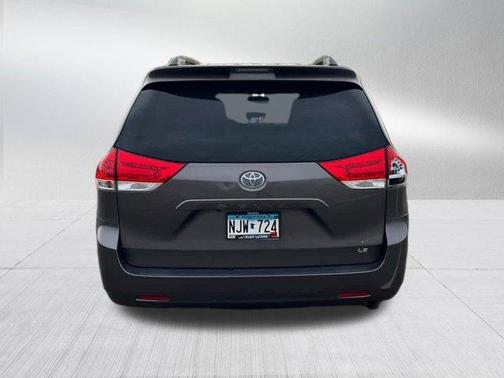 2014 Toyota Sienna LE
