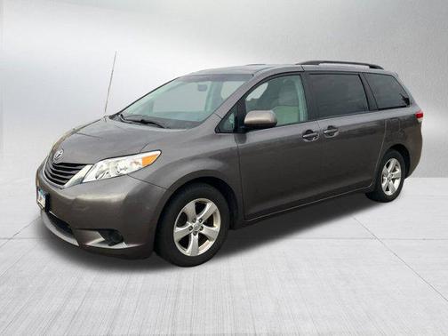 2014 Toyota Sienna LE