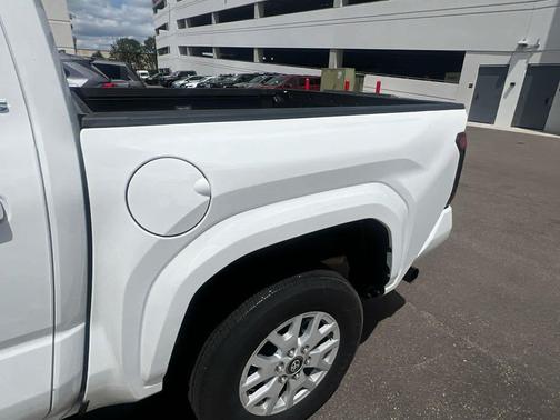 Ice Cap 2025 Toyota Tacoma SR5