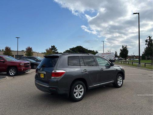 2011 Toyota Highlander SE