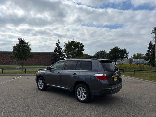 2011 Toyota Highlander SE