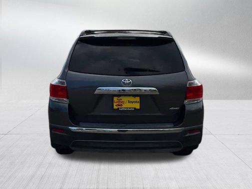 2011 Toyota Highlander SE