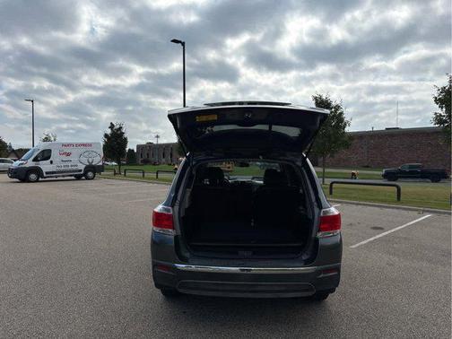 2011 Toyota Highlander SE