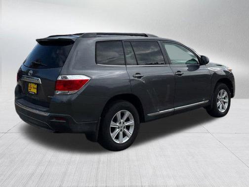2011 Toyota Highlander SE