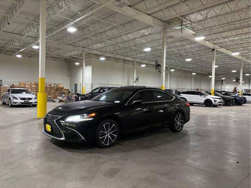 2022 Lexus ES 250 Base