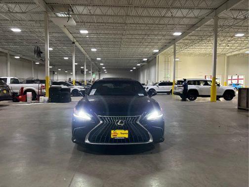 2022 Lexus ES 250 Base