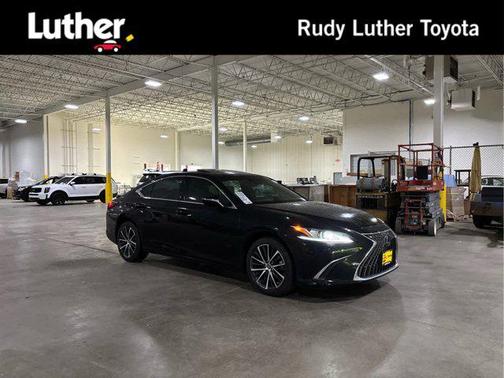 2022 Lexus ES 250 Base