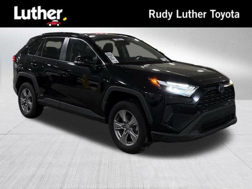 2022 Toyota RAV4 Hybrid XLE