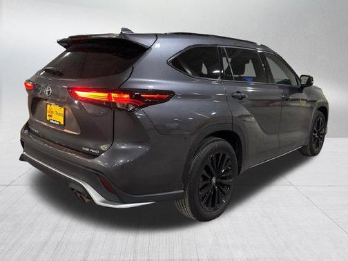 2025 Toyota Highlander XSE