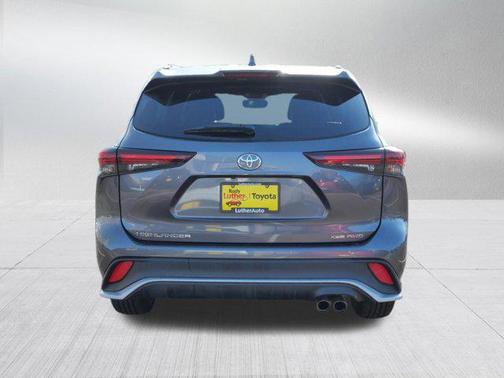 2025 Toyota Highlander XSE