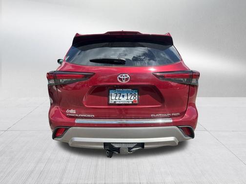 Ruby Flare Pearl 2024 Toyota Highlander Platinum