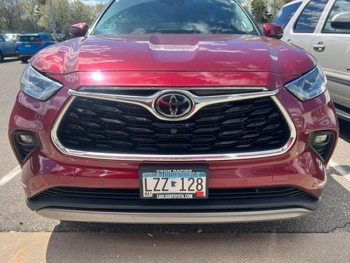 Ruby Flare Pearl 2024 Toyota Highlander Platinum